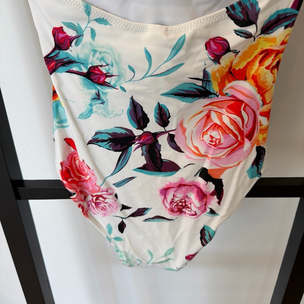 Cupshe Floral and Striped One Piece Swimsuit - Picture 5 of 6
